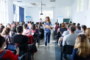 Pregătește-te pentru sosirea bebelușului: Curs gratuit de Puericultură organizat de Academia Părinților Lifeline la Iași!